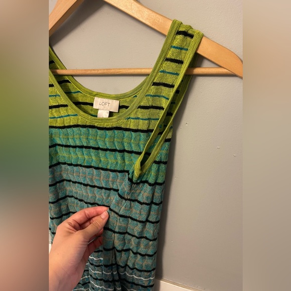 Ombré Coloring Sweater Tank Top - Picture 7 of 10
